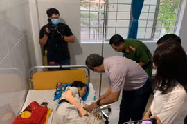 Khẩn trương tìm người thân cho 2 cháu cháu nhỏ quê ở Điện Biên trong vụ tai nạn giao thông đặc biệt nghiêm trọng ở Khánh Hòa