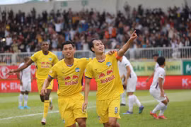 Văn Toàn lập cú đúp, Hoàng Anh Gia Lai thắng nghẹt thở