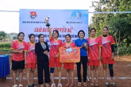 Chư Sê: Hơn 50 vận động viên tham gia giải bóng chuyền nữ