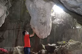 Khám phá ngôi chùa độc đáo nằm trong hang đá ở Yên Bái