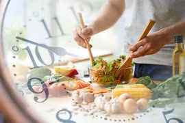 Kiểu ăn kiêng "thời thượng" bất ngờ chống được Covid-19 nặng