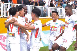 Công Phượng tỏa sáng mang về chiến thắng đầu tiên cho Hoàng Anh Gia Lai