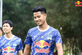 Hoàng Anh Gia Lai "viện trợ" thêm 2 cầu thủ cho Câu lạc bộ Công an Nhân dân