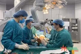 Giữ chân cán bộ