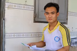 Nghị lực mùa thi: Học giỏi để tìm học bổng bù học phí