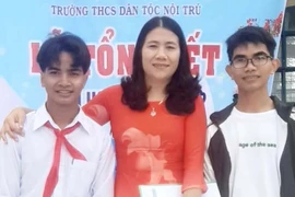 Ba anh em nghèo vượt khó, học giỏi