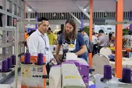 Khai mạc chuỗi triển lãm quốc tế chuyên ngành công nghiệp dệt may