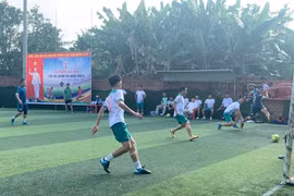 Hơn 100 cầu thủ tham gia giải bóng đá mini thị xã Ayun Pa