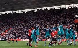 Kane ghi bàn, Tottenham vẫn thua ngược bởi siêu phẩm