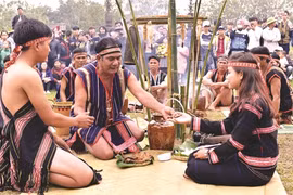 Bàn về tục cấm lấy người cùng họ của đồng bào Jrai