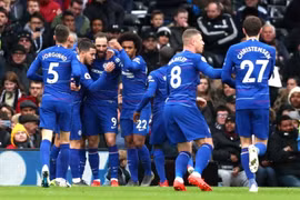 Gonzalo Higuain "nổ súng", Chelsea thắng sát nút trước Fulham