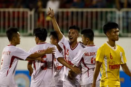 Thắng sốc U19 Sông Lam Nghệ An, U19 HA.GL vào chung kết