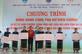 Sơ kết chương trình "Đồng hành cùng phụ nữ biên cương"