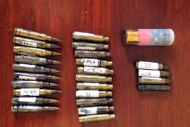 Bắt kẻ vận chuyển thuốc nổ và đạn ở Gia Lai