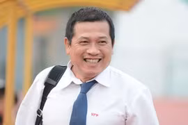 V-League mới khởi tranh, 2 vua áo đen bị 'trảm'?