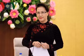 Chủ tịch QH phê bình một số cơ quan chậm gửi hồ sơ trước họp