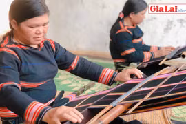 Sắc màu thổ cẩm làng Chuết Ngol