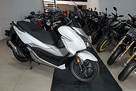 Honda Forza 300 giá 350 triệu đầu tiên về Việt Nam