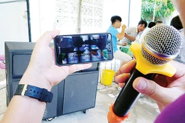 Chuyện thường ngày: Phiền phức vì… karaoke