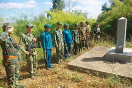 Phối hợp bảo vệ chủ quyền, an ninh biên giới