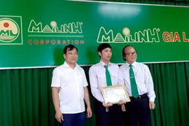 Gia Lai: Tặng giấy khen cho tài xế taxi giúp sản phụ sinh con