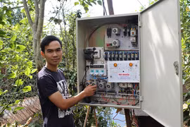 Thán phục hệ thống tưới cây bằng điện thoại của chàng trai 9X