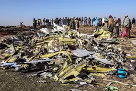 Ethiopia tìm thấy hai hộp đen của máy bay rơi