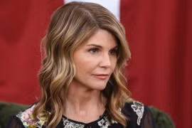 Sao Hollywood ra hầutòa vì bê bối gian lận giúp con vào ĐH danh tiếng