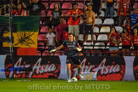 Văn Lâm cùng đồng đội ở Muangthong áp đảo đội hình vòng 3 Thai League