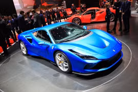 Siêu xe Ferrari F8 Tributo - 'hậu duệ' 488 GTB trình làng