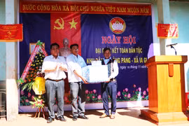 Làng Pang tổ chức Ngày hội Đại đoàn kết toàn dân tộc