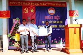 Làng Pang tổ chức Ngày hội Đại đoàn kết toàn dân tộc