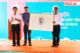 Bí thư Tỉnh ủy dự Ngày hội Đại đoàn kết toàn Dân tộc