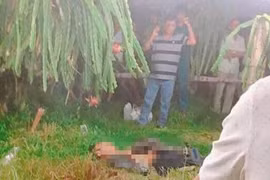 Hậm hực sau cuộc nhậu, xách dao tìm đối thủ chém tử vong