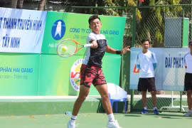 Hoàng Nam đánh bại đối thủ Ấn Độ, vào tứ kết Vietnam F5