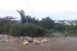 Bãi rác giữa lòng thành phố Pleiku