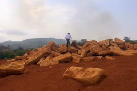 Ia Grai: "Nóng" tình trạng khai thác khoáng sản trái phép