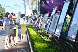 Trưng bày 150 tranh, ảnh tư liệu về họa sĩ Xu Man