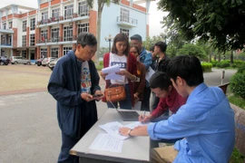 Vé chợ đen xem ĐT Việt Nam tăng phi mã sau một ngày phát hành