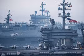 Mỹ đưa hai tàu sân bay đến Biển Đông