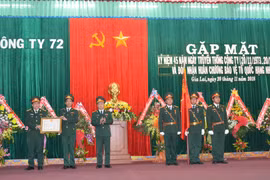 Cty 72 đón nhận Huân chương Bảo vệ Tổ quốc hạng nhì