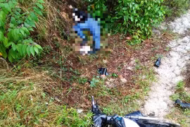 Phát hiện thi thể nam thanh niên bên đường