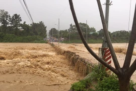 Vũng Tàu-Bến Tre mưa lớn,gió giật mạnh,Khánh Hòa-Ninh Thuận ngập lụt,đường sắt tê liệt