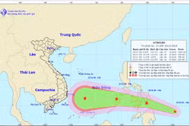 Áp thấp nhiệt đới tiến gần Biển Đông, khả năng mạnh lên thành bão