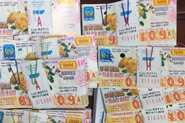 Một cán bộ sắp về hưu trúng 80 tờ vé số với 19,6 tỉ đồng