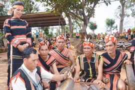 Rơ Châm Luih: Gần nửa thế kỷ gọi "hồn chiêng"