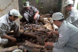 Phát hiện cả ngàn đầu đạn, pháo trong căn nhà hoang