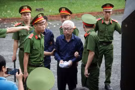 Tổng giám đốc DongABank kinh doanh ngoại hối...lậu