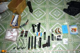 Bắt ổ 'hàng nóng' chuyên 'phân phối' qua mạng