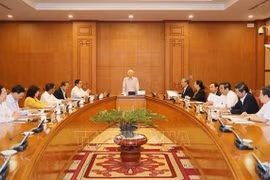 "Khen cho con mắt tinh đời"